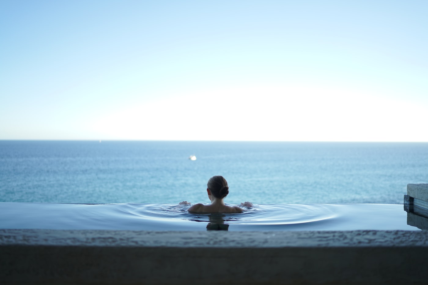 A restorative mountain-water experience after an alpine day